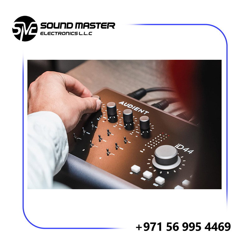 S15 Audient ID44 MkII 20x24 Desktop USB Audio Interface